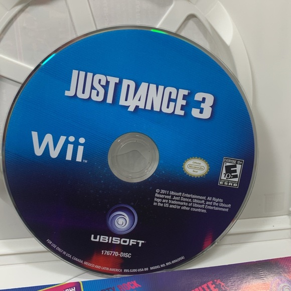 Just Dance 3 for Nintendo Wii - Picture 6 of 7